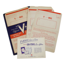 Lot de 12 formulaires "V-Mail" vierges, dans leur enveloppe