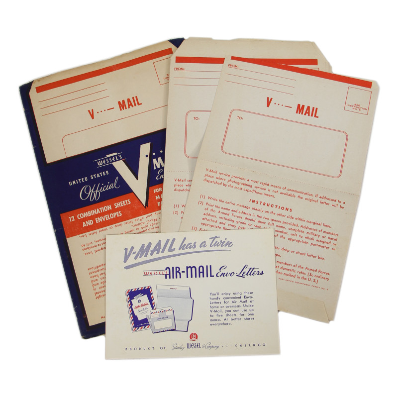 Lot de 12 formulaires "V-Mail" vierges, dans leur enveloppe