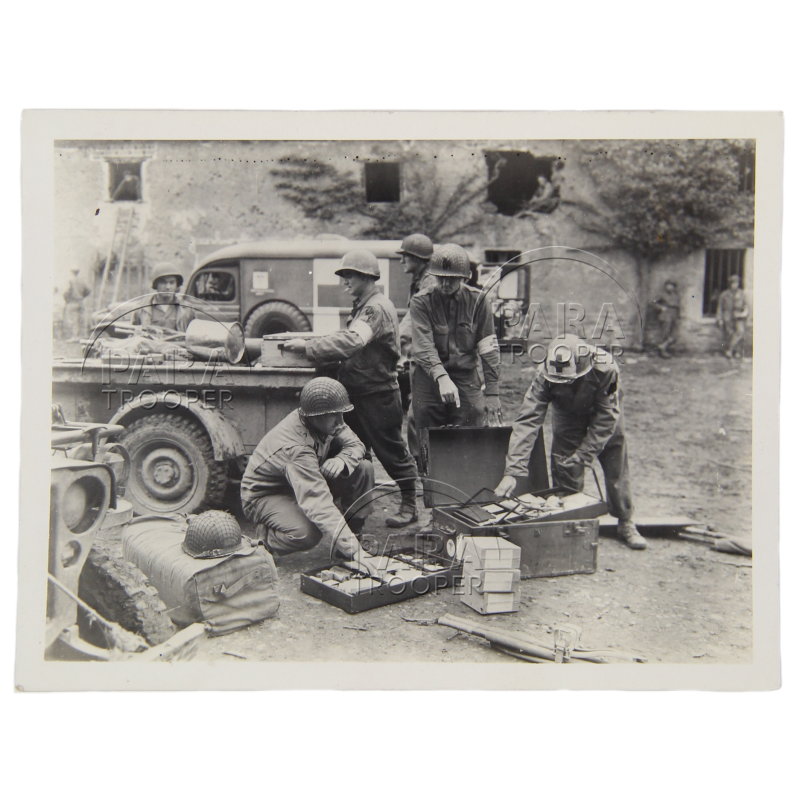Photograph, Medics, 4th Infantry Division, Normandy
