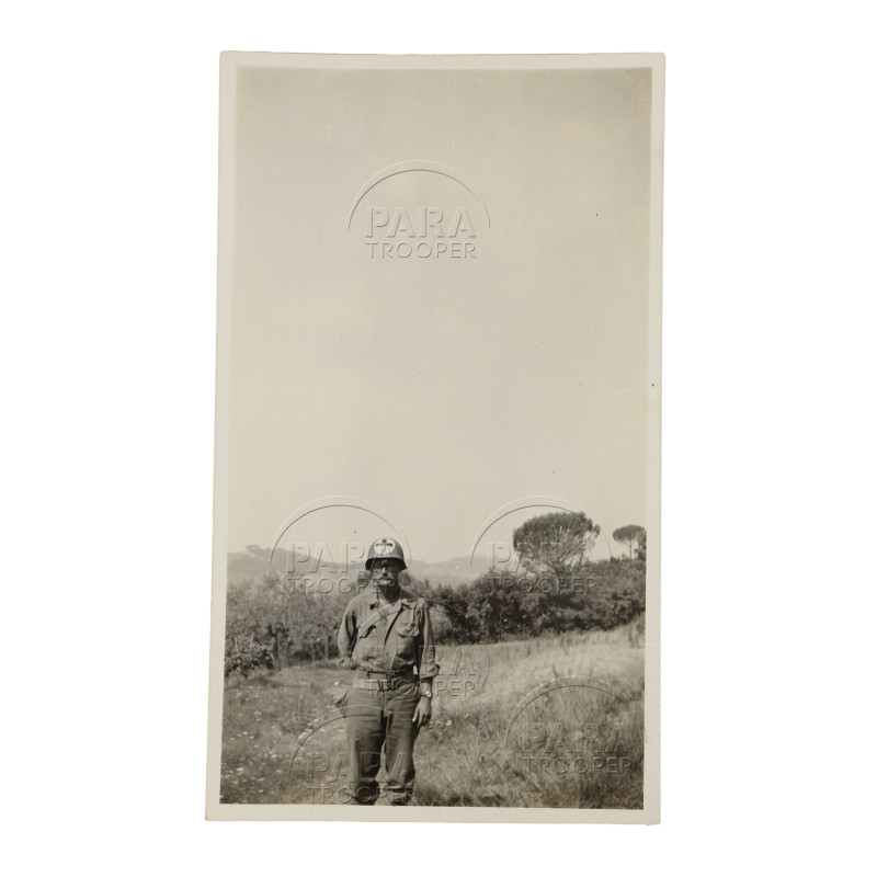 Lot de quatre photographies, US Army, Medic, Italie, été 1944