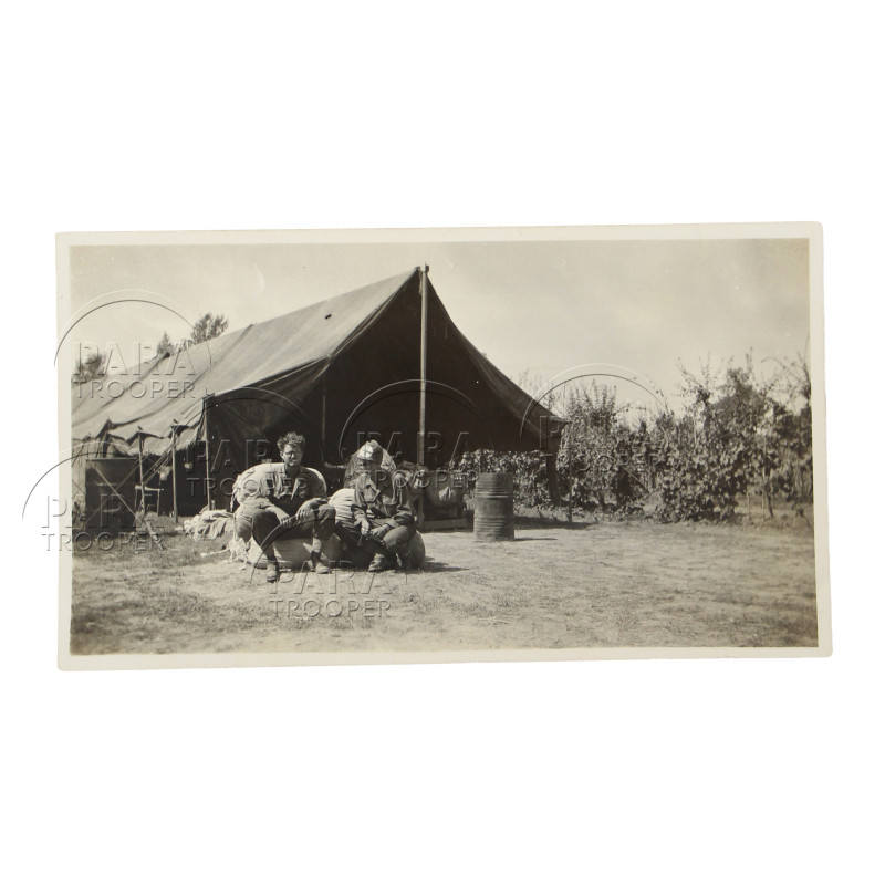 Lot de quatre photographies, US Army, Medic, Italie, été 1944