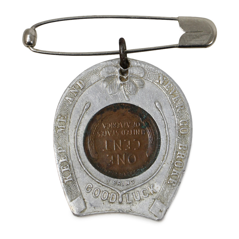 Pendentif porte-bonheur, 1930