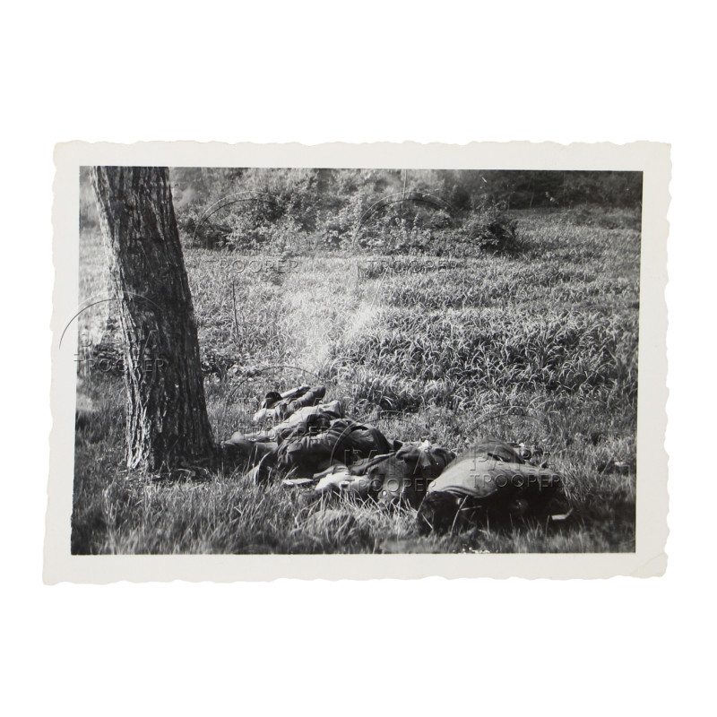 Lot de quatre photographies, US Army, Medic, Italie, printemps 1945