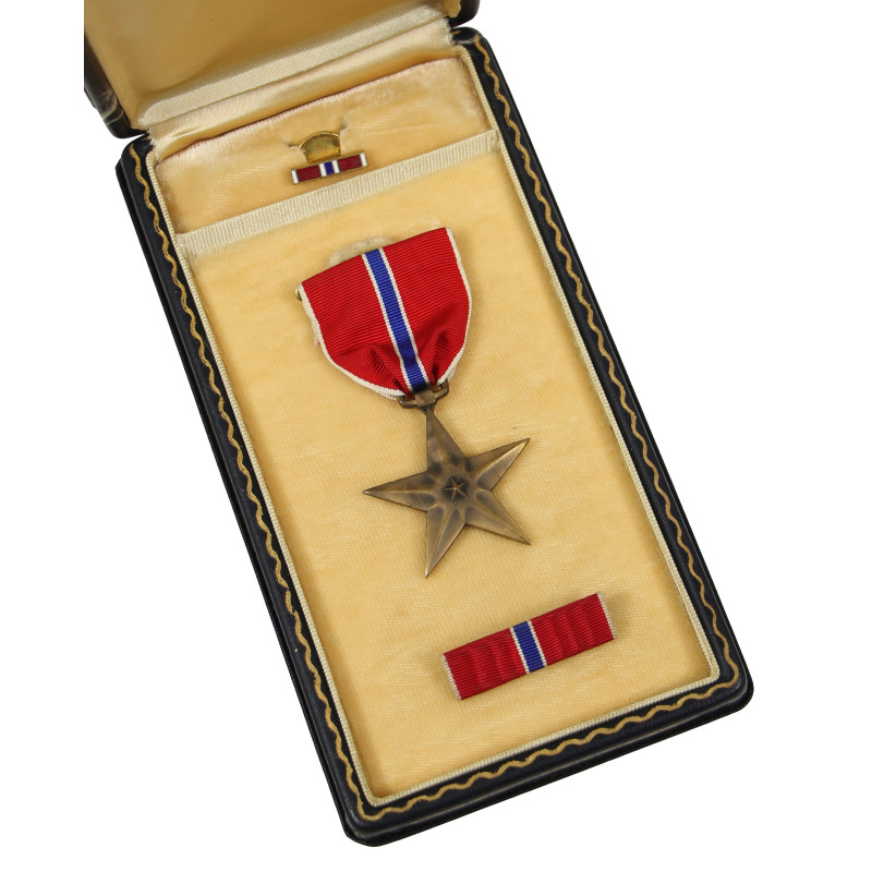 Grouping, Pfc. Stephen Pako, Hq. Co., 3rd Bn., 329th Inf. Regt., 83rd Infantry Division, WIA, ETO