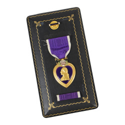 Coffret médaille, Purple Heart, Sgt. Raymond O'Beirne, Co. M, 121st Inf. Regt., 8th Infantry Division, KIA, 14 août 1944