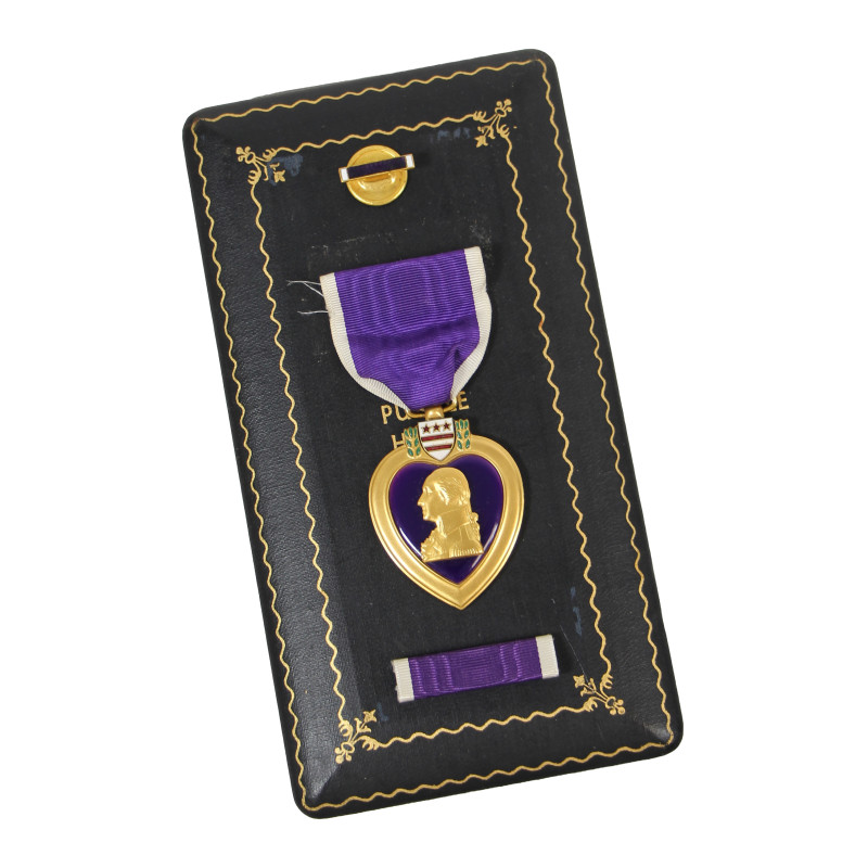 Coffret médaille, Purple Heart, Sgt. Raymond O'Beirne, Co. M, 121st Inf. Regt., 8th Infantry Division, KIA, 14 août 1944