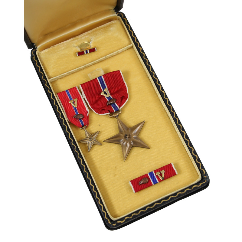 Medal, Bronze Star, with Oak Leaf Cluster and 'V' Device, in Case