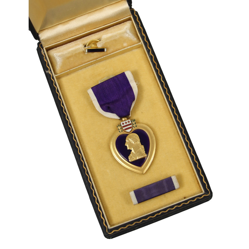 Coffret médaille, Purple Heart, Pfc. Alcus Simpler, Hq. Bat., 56th Field Art. Bn., 8th Infantry Division, KIA, 19 juillet 1944