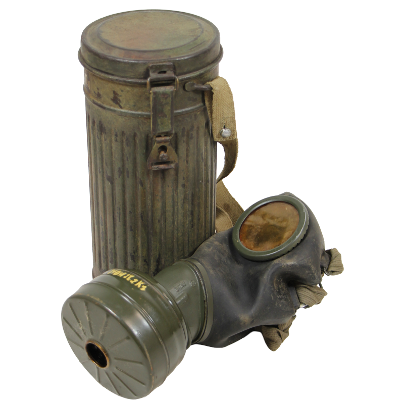 Masque à gaz M38 allemand, 1942, avec boîtier, 1940, nominatif, camouflé, trois tons