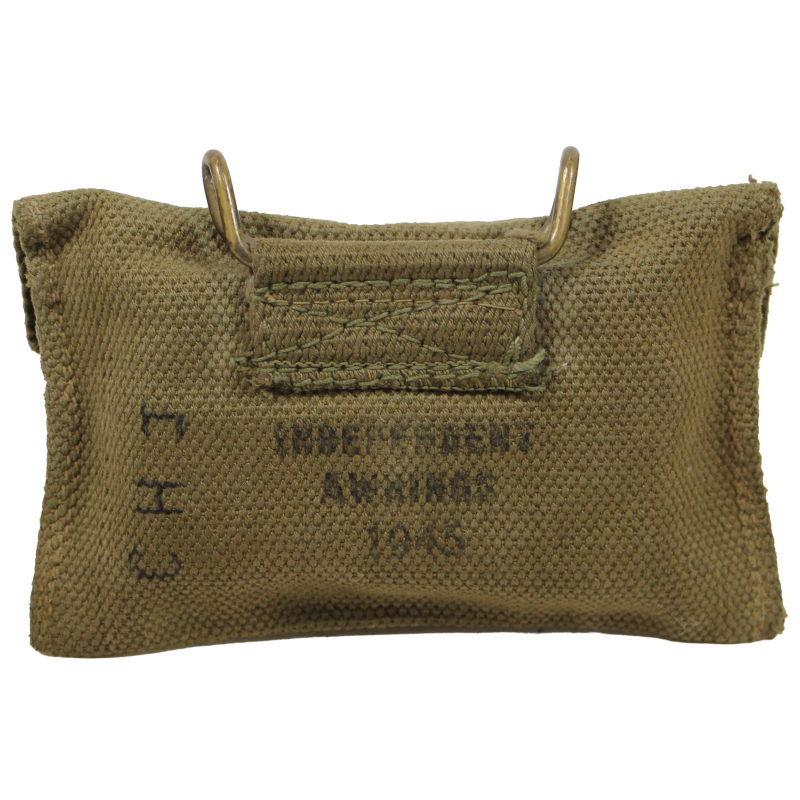 Pochette à pansement M-1942, INDEPENDENT AWNINGS 1945, avec pansement Carlisle
