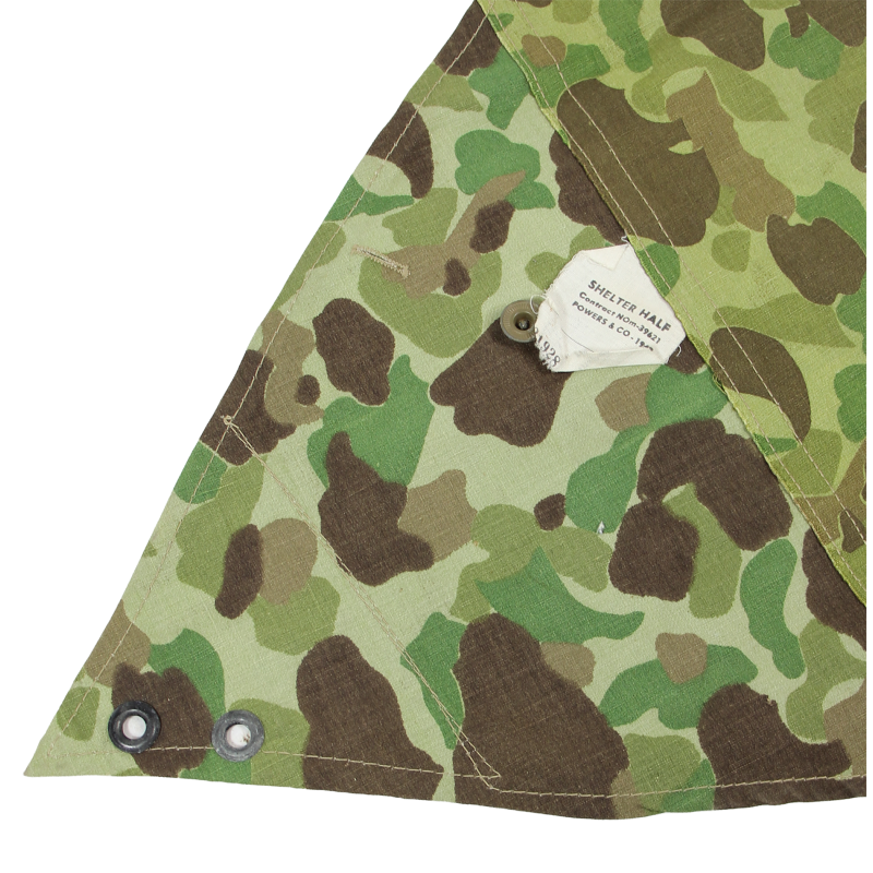 Demi-toile de tente camouflée réversible, USMC, POWERS & CO. 1943, état neuf