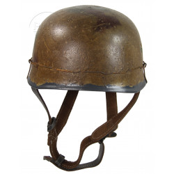 Casque de parachutiste allemand, patiné et grillagé